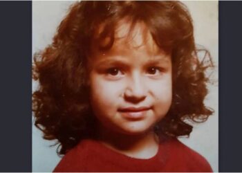 Η παιδική φωτογραφία και το τρυφερό μήνυμα του συζύγου της – «Πάντα ίδια, ετών 47»