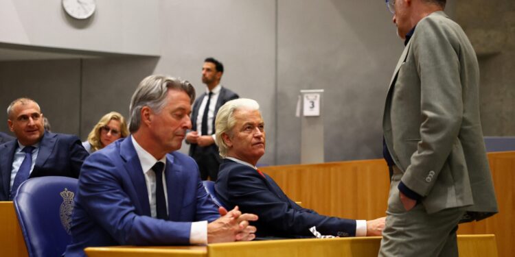 Προς πρόωρες βουλευτικές εκλογές οδεύει η Ολλανδία μετά την κατάρρευση της κυβέρνησης