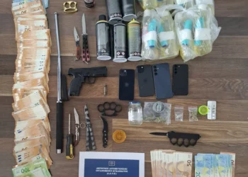 Οπαδική βία: Χειροπέδες σε 12 μέλη δύο εγκληματικών οργανώσεων