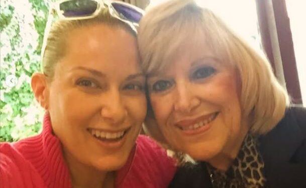 Πέθανε η μητέρα της – «Οι λέξεις δεν μπορούν να εκφράσουν τον πόνο, μου λείπεις»