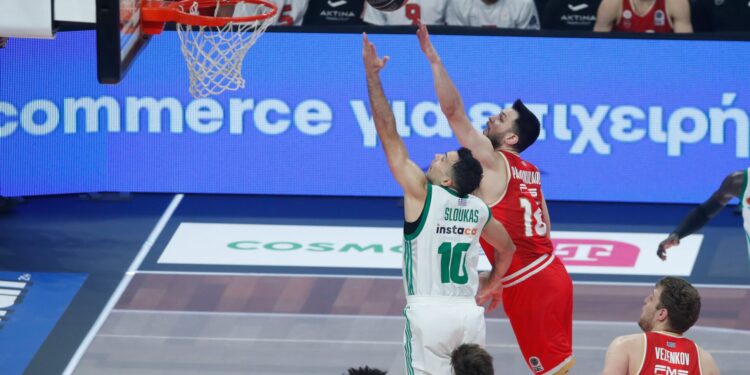 Νίκη του Ολυμπιακού στον τρίτο αγώνα των play off με 99-88