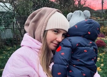 Διασώστης είδε βομβαρδισμένο το σπίτι του και νεκρούς την σύζυγο, την κόρη και τον εγγονό του