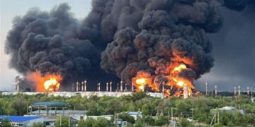 Shocking videos of the Ukrainian attack on a refinery in Engels, Russia