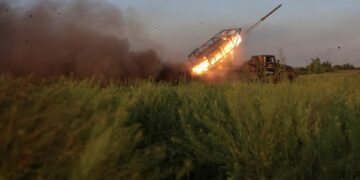 Ο στρατός ανακοίνωσε ότι έπληξε εργοστάσιο πυρίτιδας στο Ταμπόφ της Ρωσίας