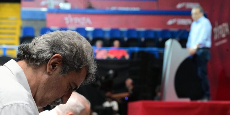 Αποκλείστηκαν οι «ψηφορόροι του δίευρου» 