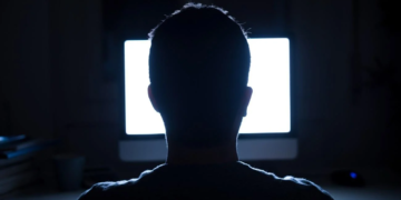 Συνελήφθη 72χρονος κατηγορούμενος για παιδική πορνογραφία