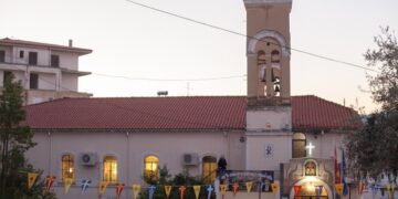 Λαμία: Μπούκαρε στην εκκλησία γιατί τον ξύπνησαν οι καμπάνες