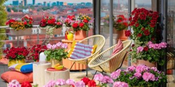 Πώς να μεταμορφώσετε αυλές, μπαλκόνια και βεράντες σε αγαπημένες γωνιές χαλάρωσης