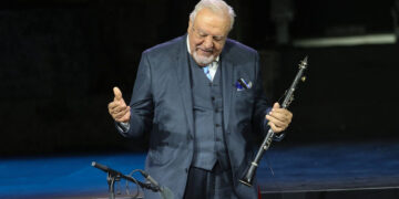 Σε λαϊκό προσκύνημα στον Μητροπολιτικό Ναό Αθηνών η σορός του