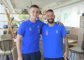 Χρήστος Μουζακίτης και Μανώλης Σιώπης σε τρελά κέφια – Ποιος επικράτησε στο κουίζ παλιάς vs νέας γενιάς