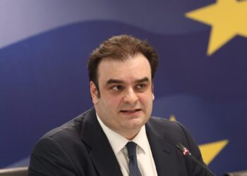 «Σήμα» για αύξηση των τραπεζικών δανείων από Πιερρακάκη