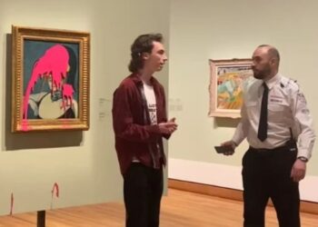 Μόντρεαλ: Ακτιβιστής για το κλίμα έριξε ροζ μπογιά σε πίνακα του Πικάσο