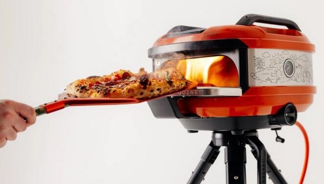 Ένας φούρνος πίτσας για το σπίτι ή τις εκδρομικές εξορμήσεις (βίντεο)