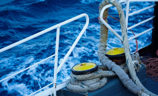 Μηχανική βλάβη σε πλοίο με 137 επιβάτες με προορισμό το Λαύριο