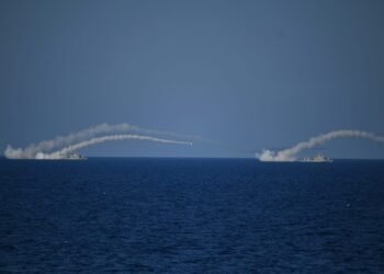 Δυναμικό μήνυμα ισχύος από το Πολεμικό Ναυτικό με Harpoon, Exocet και Penguin