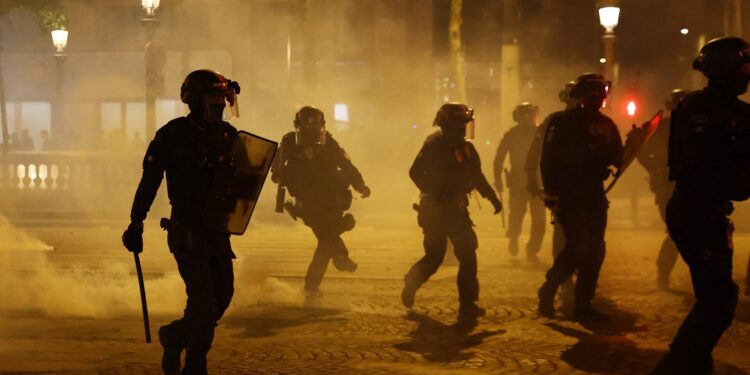 Champions League: Χάος στη Γαλλία μετά τη νίκη της Παρί Σεν Ζερμέν