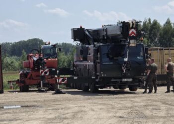 Μυστήριο με κοντέινερ με όπλα και πυρομαχικά που εντοπίστηκαν κοντά στα σύνορα με την Ουκρανία