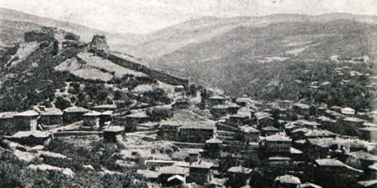 Βλέπανε τι χρυσαφικό έχουνε πάνω τους και το αρπάζανε. Κόβανε και τ’ αυτιά και τα δάχτυλα μαζί