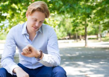 Οι άνθρωποι που ελέγχουν συνεχώς τι ώρα είναι, συνήθως διαθέτουν αυτά τα 10 μοναδικά χαρακτηριστικά