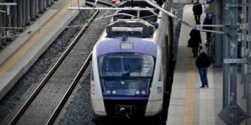 Συνελήφθη 46χρονος με μαχαίρι 15 εκατοστών εντός του συρμού