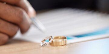 Αυτοδημιούργητος εκατομμυριούχος αποκαλύπτει την πιο δύσκολη συζήτηση που είχε για τα χρήματα με τη σύζυγό του