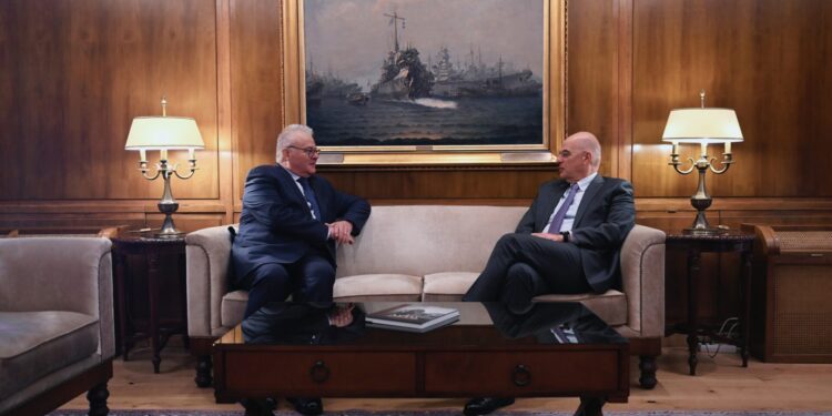 Ολοι οι στρατεύσιμοι θα γνωρίζουν να χειρίζονται drone και αντί – drone