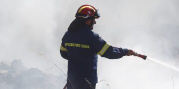 Φωτιά στη Βαρυμπόμπη – Οριοθετήθηκε άμεσα