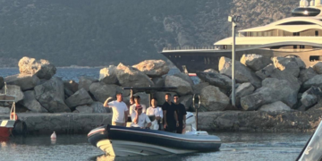 Mark Zuckerberg’s vacation in Alepochori and Priscilla Chan’s jog through the village