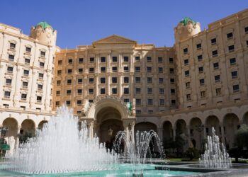 Πώς εξηγείται η χλιαρή αντίδραση των χωρών του Κόλπου – Γιατί δεν στηρίζουν το Ιράν