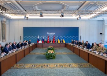 Σε εξέλιξη οι συνομιλίες Ρωσίας-Ουκρανίας στην Κωνσταντινούπολη