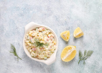 Συνταγή για πεντανόστιμη πατατοσαλάτα με γαρίδες