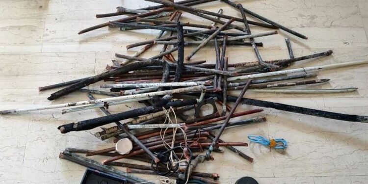 Σαλαμίνα: Έμπαιναν σε σπίτια και έκλεβαν χαλκοσωλήνες