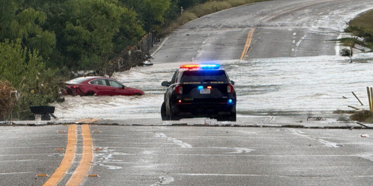 Τουλάχιστον δέκα νεκροί στο Σαν Αντόνιο από τις σφοδρές καταιγίδες