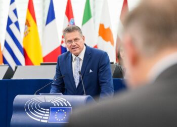 Δεν βοηθούν οι νέοι δασμοί Τραμπ