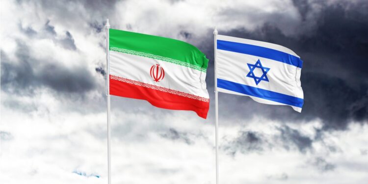 Ιράν: Πώς από άσπονδοι φίλοι επί σάχη έγιναν ορκισμένοι εχθροί