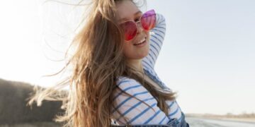 Είναι θυμωμένη με τον σύντροφό της επειδή δεν ψάχνει να βρει δουλειά