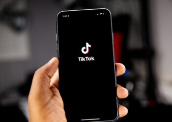 TikTok: Τέλος στο ανθυγιεινό #SkinnyTok έπειτα από καταγγελίες για επικίνδυνες συμβουλές απώλειας βάρους