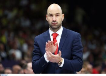 «Κουρασμένοι δεν είναι οι εκατομμυριούχοι μπασκετμπολίστες, αλλά οι γονείς που δουλεύουν για τα παιδιά τους»