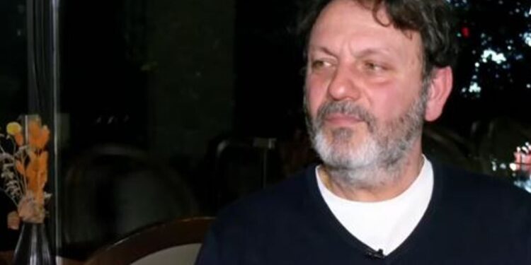 Στο αστυνομικό τμήμα Γλυφάδας ο τραγουδιστής έπειτα από επεισόδιο με την πρώην σύζυγό του