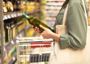 Σούπερ μάρκετ με τζίρο ρεκόρ: Ακρίβεια και ανάγκη φουσκώνουν τον λογαριασμό