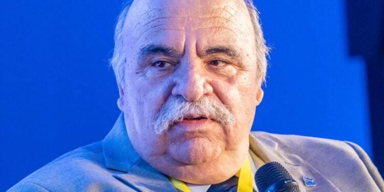 Συνέδριο «Ελλάδα 2025-2030» – Τζωρτζάκης, Διευθύνων Σύμβουλος του ΕΛΚΑΚ: «Στόχος η τεχνητή νοημοσύνη να γίνει αναπόσπαστο μέρος κάθε οπλικού συστήματος»