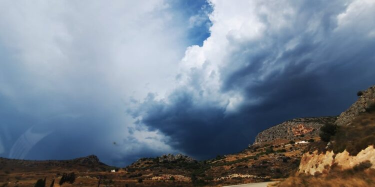 Άστατος ο καιρός – Μικρή πτώση της θερμοκρασίας στα ανατολικά