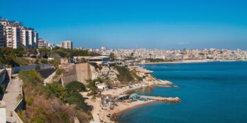 Η Συρία υποχρεώνει τις γυναίκες να φορούν μπουρκίνι στις δημόσιες παραλίες