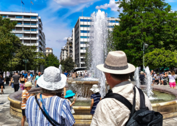 Handelsblatt: Will holidaymakers from India, China and the US save Greek tourism