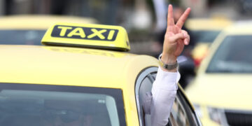 ΣΑΤΑ: Χειρόφρενο τραβούν σήμερα τα ταξί από τις 15:00 έως τα μεσάνυχτα