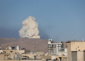 Αναφορές για ισχυρές εκρήξεις στην Τεχεράνη