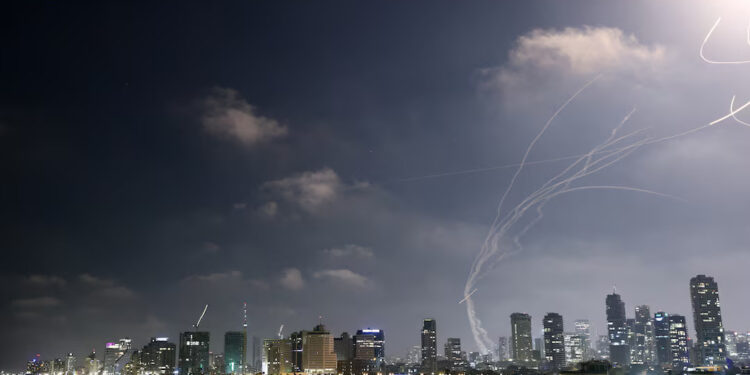 LIVE – Μέση Ανατολή: Σε κατάσταση πολέμου Τεχεράνη και Τελ Αβίβ – Πυραυλική «καταιγίδα» από το Ιράν, βομβαρδισμοί από το Ισραήλ