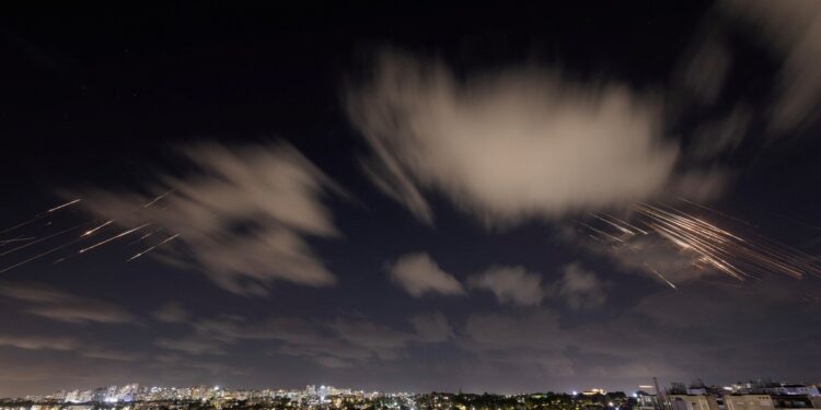 Ιρανική καταιγίδα πυραύλων κατά του Ισραήλ