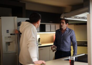 Μάρκος και Φίλιππος συναντιούνται για πρώτη φορά ως πατέρας και γιος