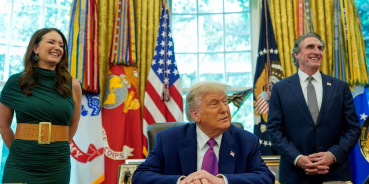 Τραμπ για Λος Άντζελες: Οι διαδηλωτές είναι «πληρωμένοι», «ζώα» και «μισούν τη χώρα»